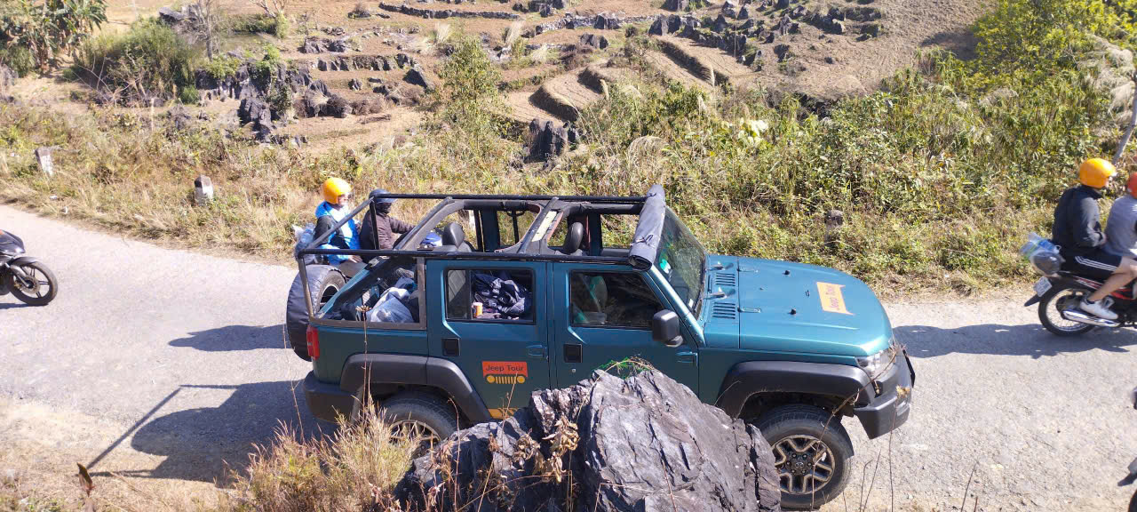 Modern Jeep Ha Giang 2