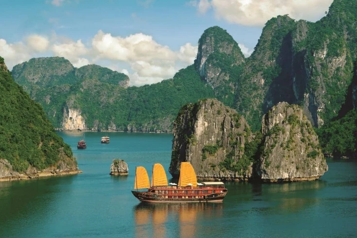 Ha Long day tour CARNIVAL CRUISE - 7 hours - Wings Ha Giang Loop tour